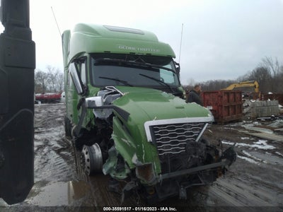 2022 VOLVO VNL