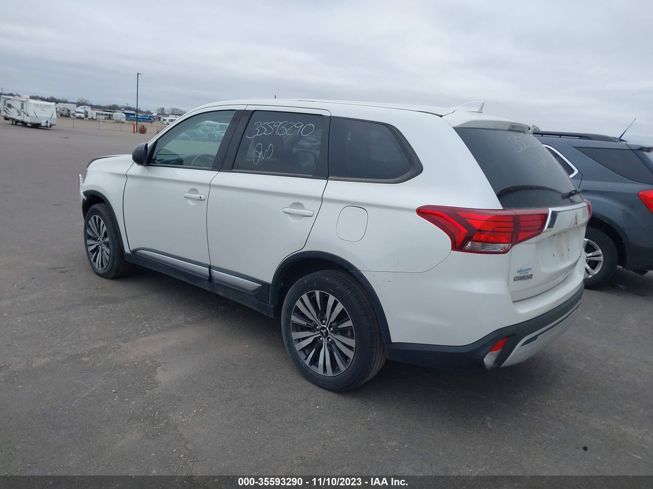 2019 MITSUBISHI OUTLANDER ES · 3/11