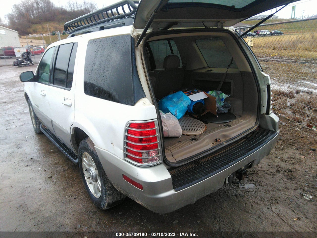 2002 MERCURY MOUNTAINEER   · 3/11