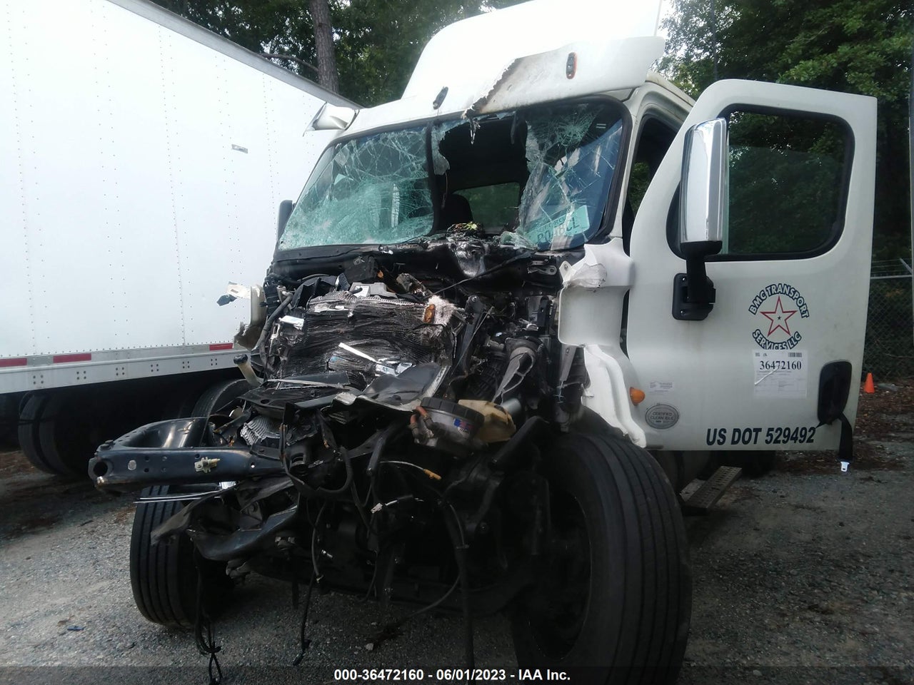 2014 FREIGHTLINER CASCADIA 113 · 2/11