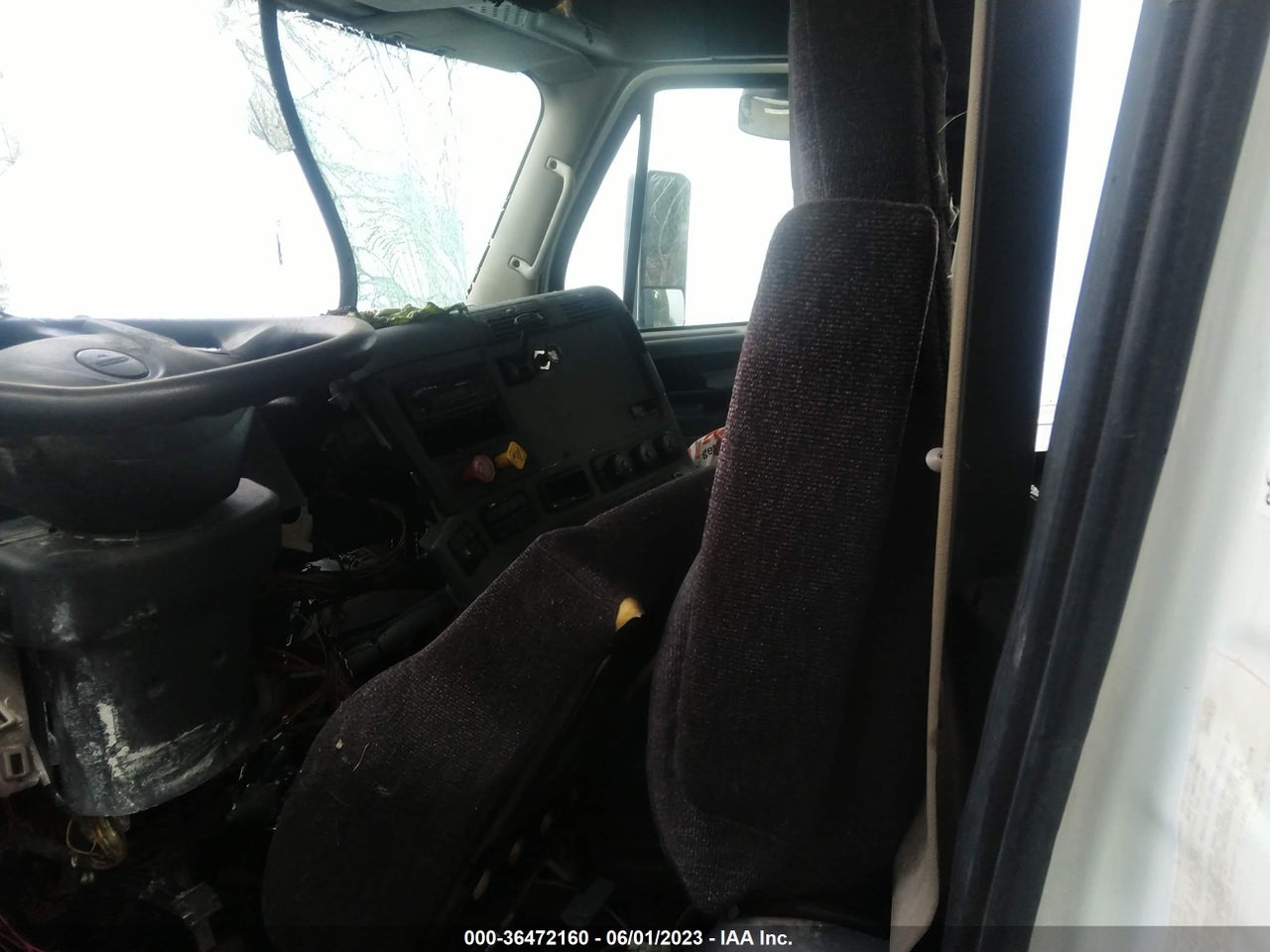 2014 FREIGHTLINER CASCADIA 113 · 5/11