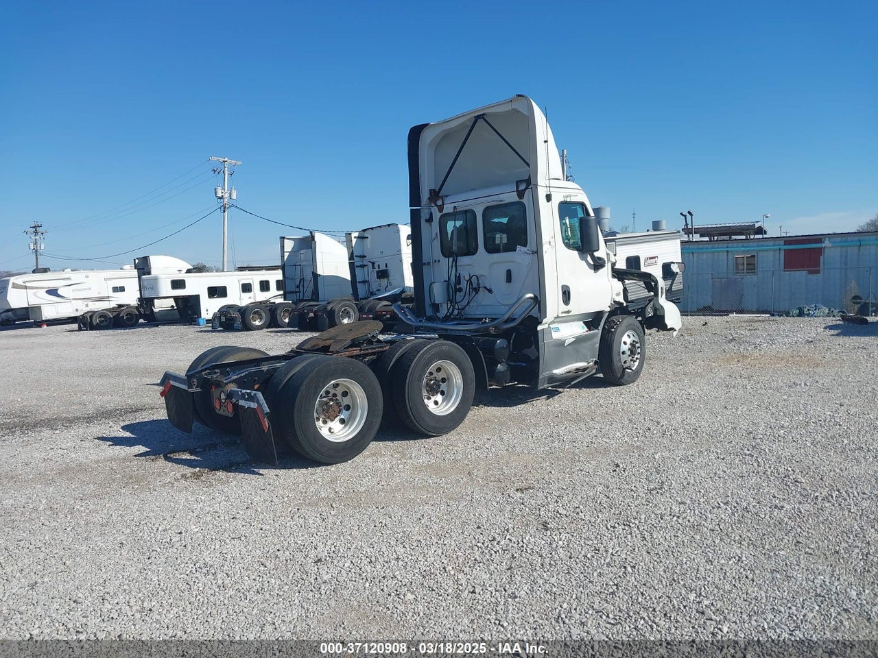 2018 FREIGHTLINER CASCADIA 113 · 4/10