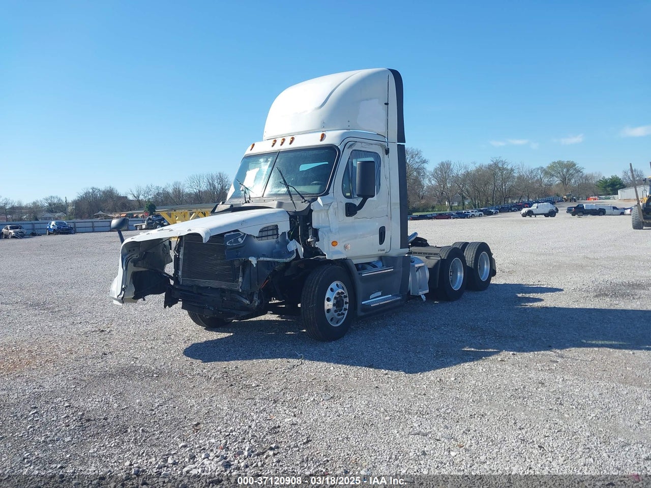 2018 FREIGHTLINER CASCADIA 113 · 2/10