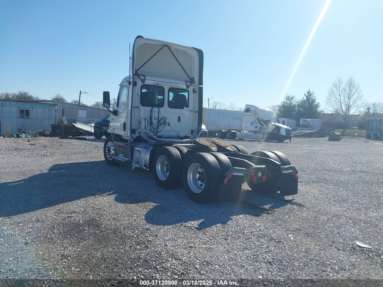 2018 FREIGHTLINER CASCADIA 113 · 3/10