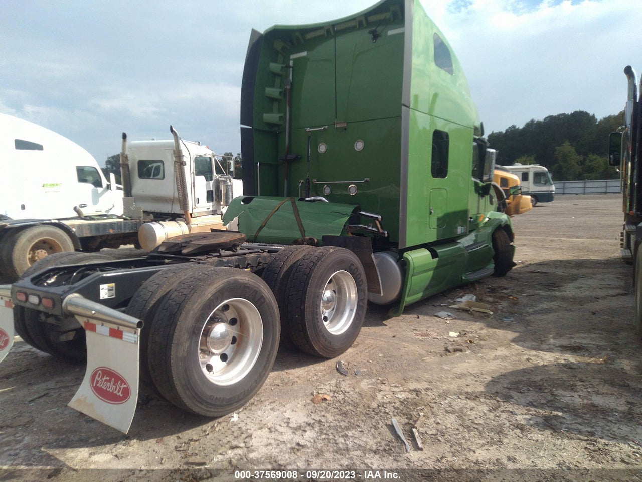 2021 PETERBILT 579   · 4/10
