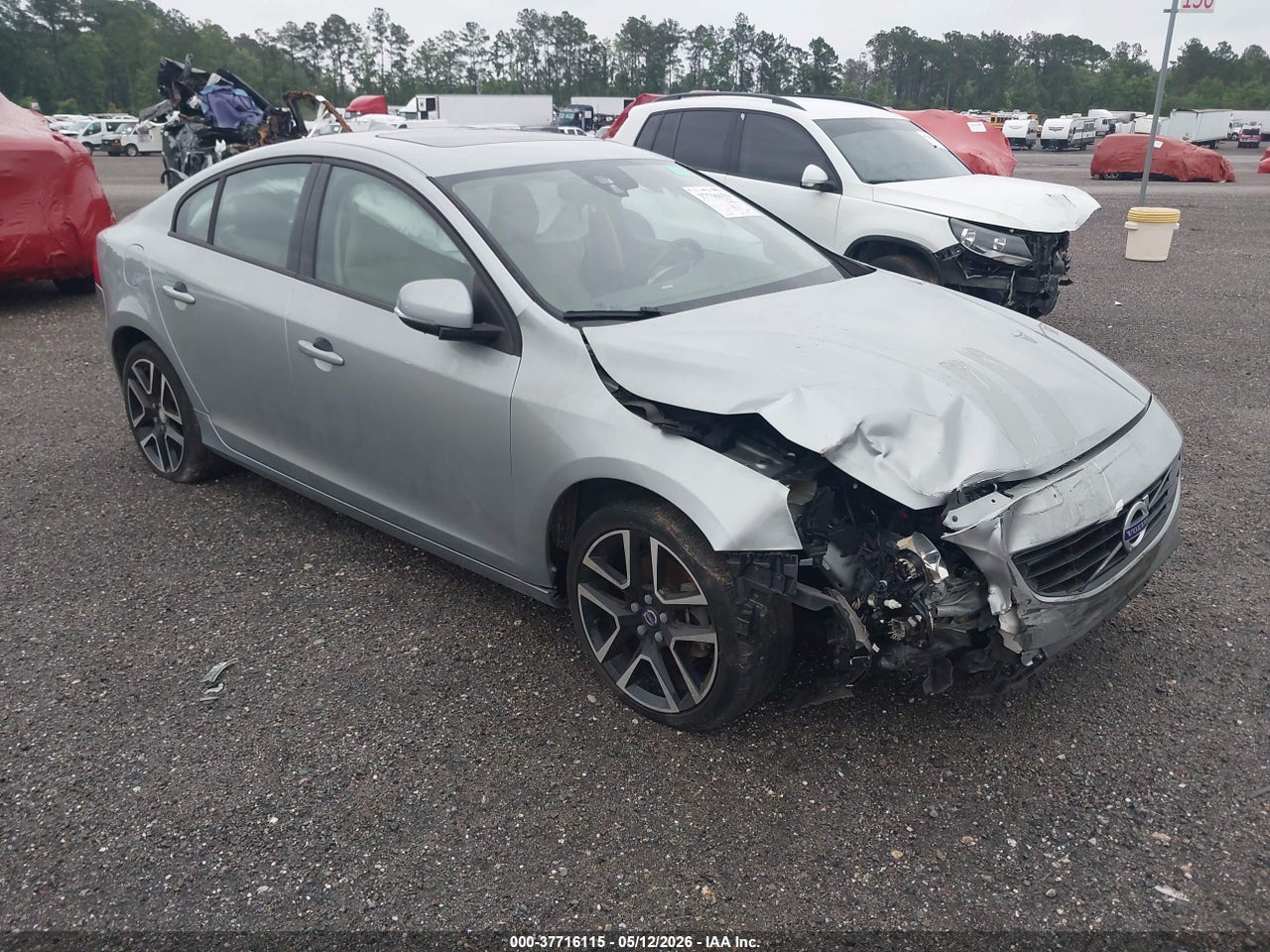 YV126MFL2J2****** · 2018 VOLVO S60 T5 DYNAMIC