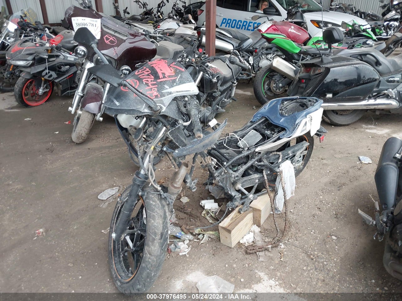 2023 KAWASAKI EX400 · 2/10