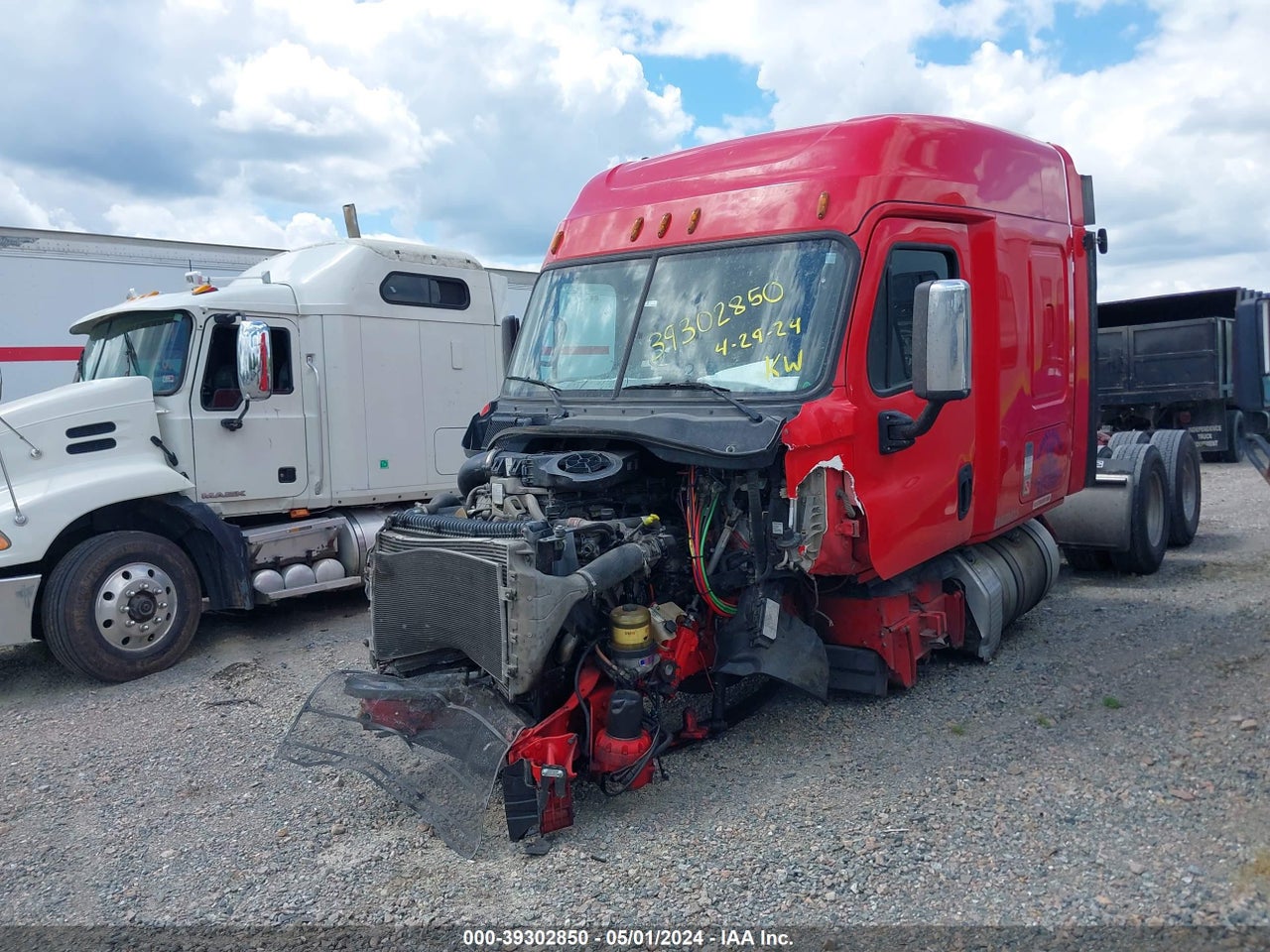 2015 FREIGHTLINER CASCADIA 113 · 2/4