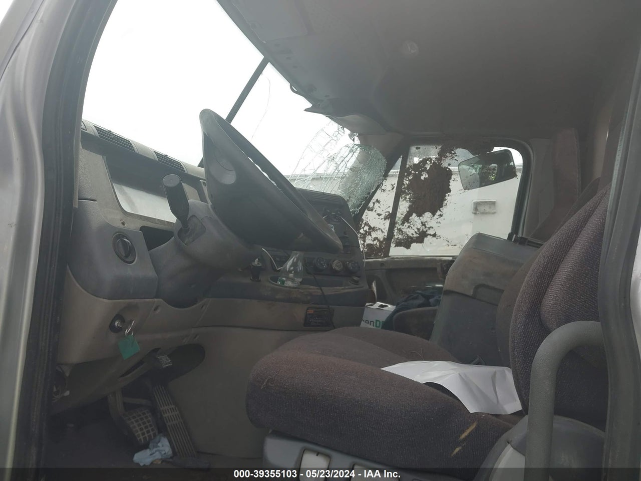 2016 FREIGHTLINER CASCADIA 125 · 5/11