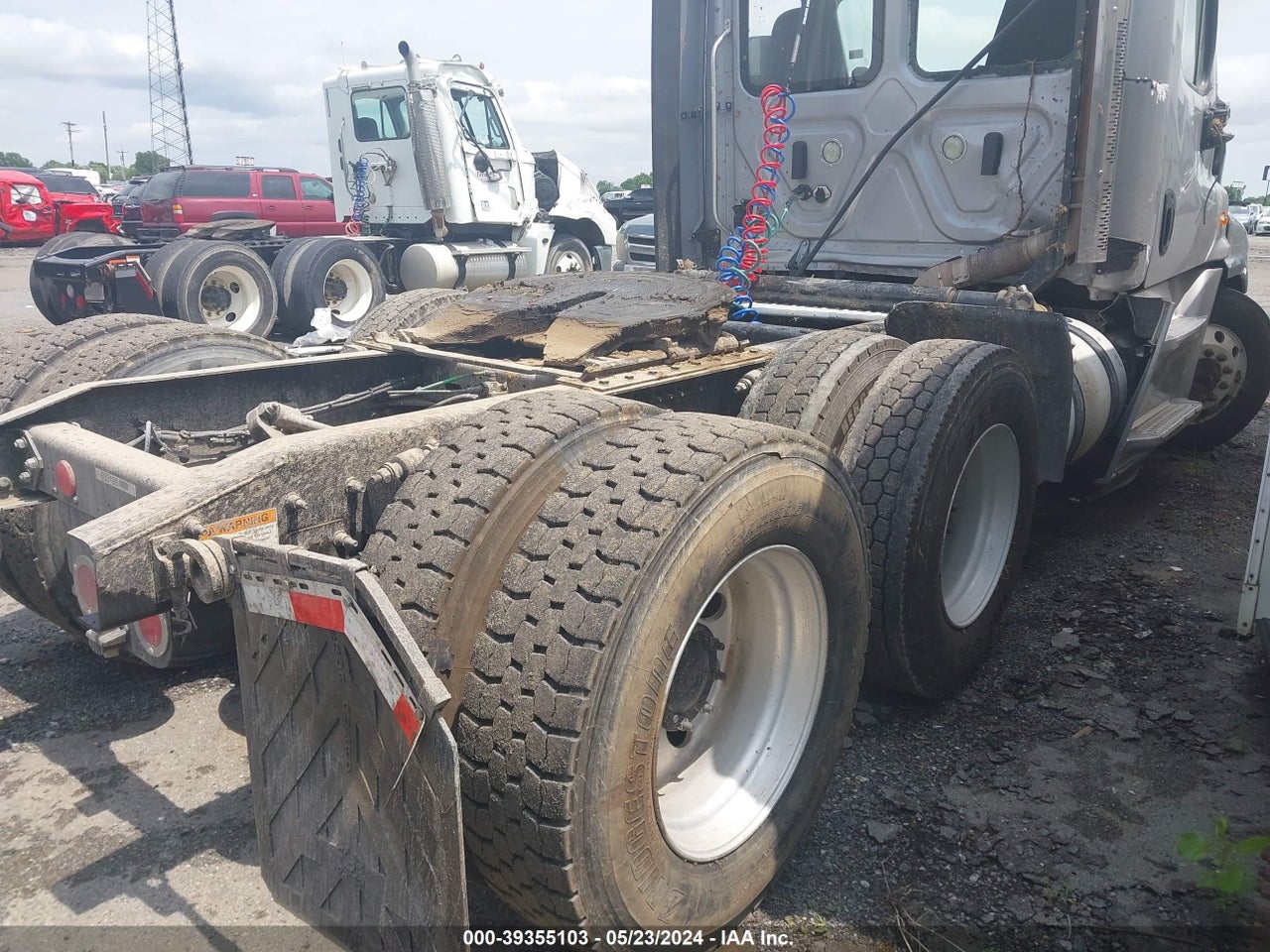 2016 FREIGHTLINER CASCADIA 125 · 4/11