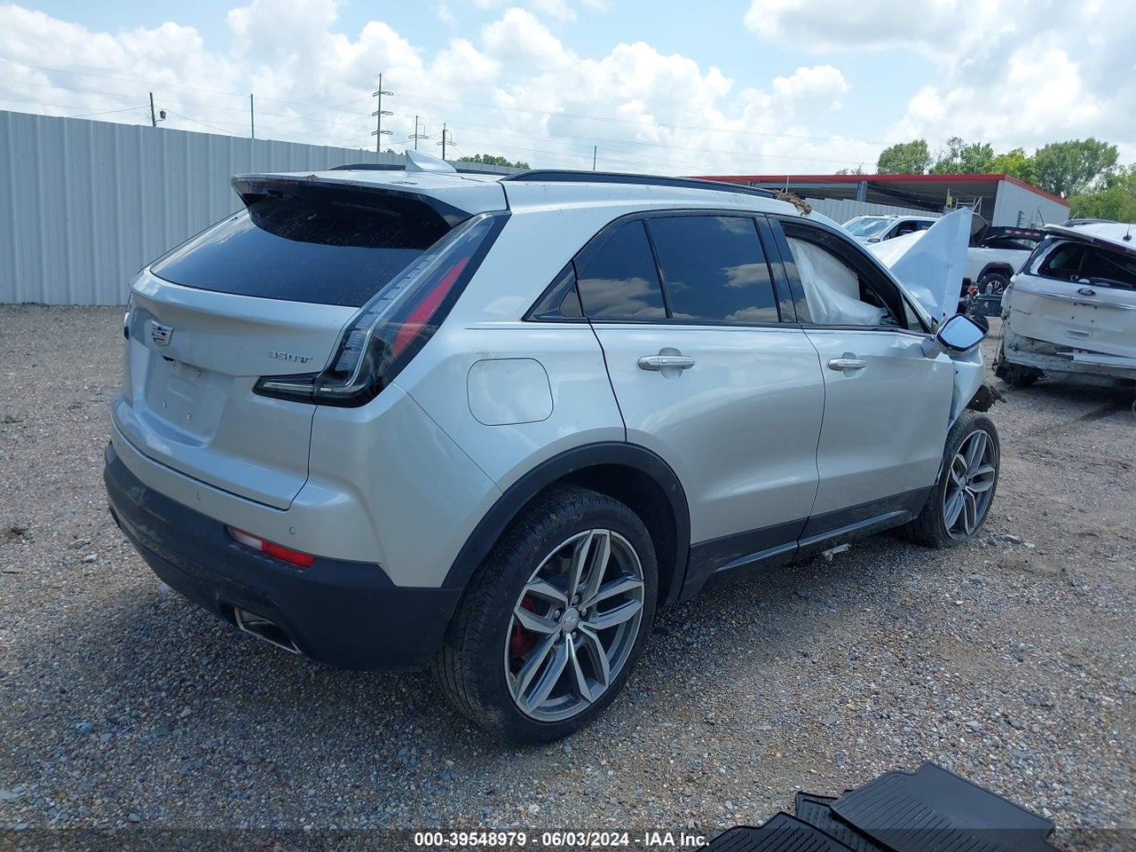 2021 CADILLAC XT4 FWD SPORT · 4/10