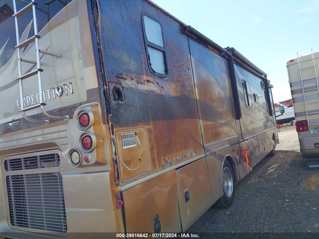 2008 FREIGHTLINER CHASSIS X LINE MOTOR HOME · 4/11