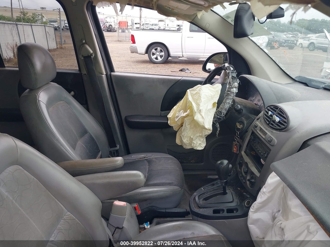 2004 SATURN VUE V6 · 5/11