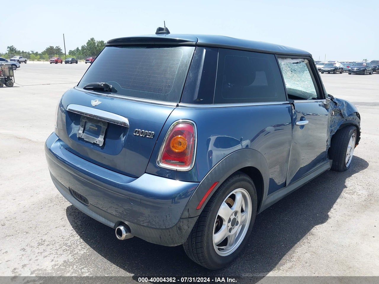 2010 MINI COOPER · 4/11