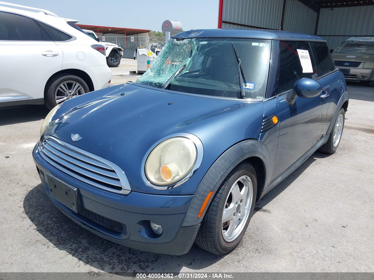 2010 MINI COOPER · 2/11