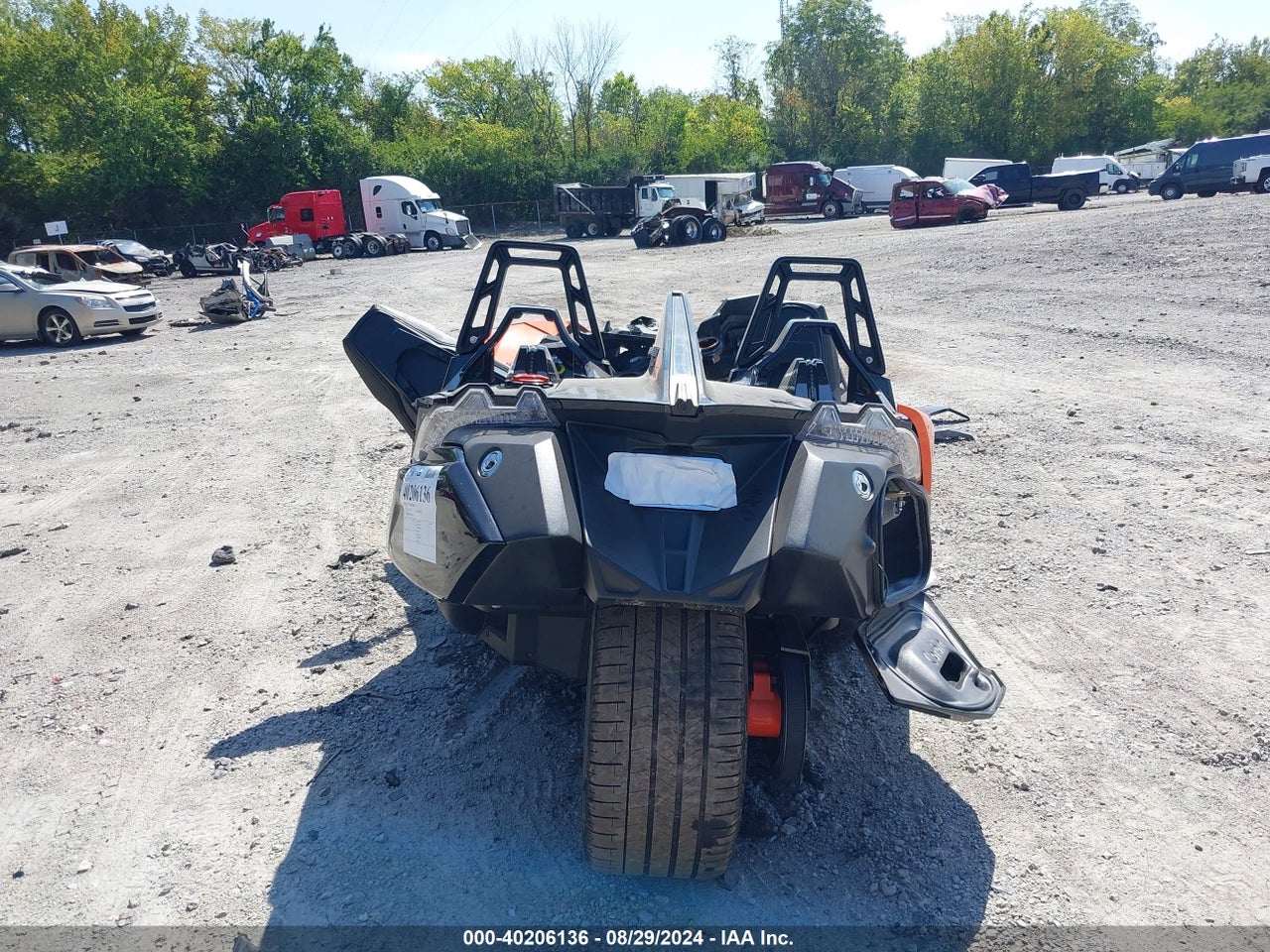 2017 POLARIS SLINGSHOT SLR · 6/10