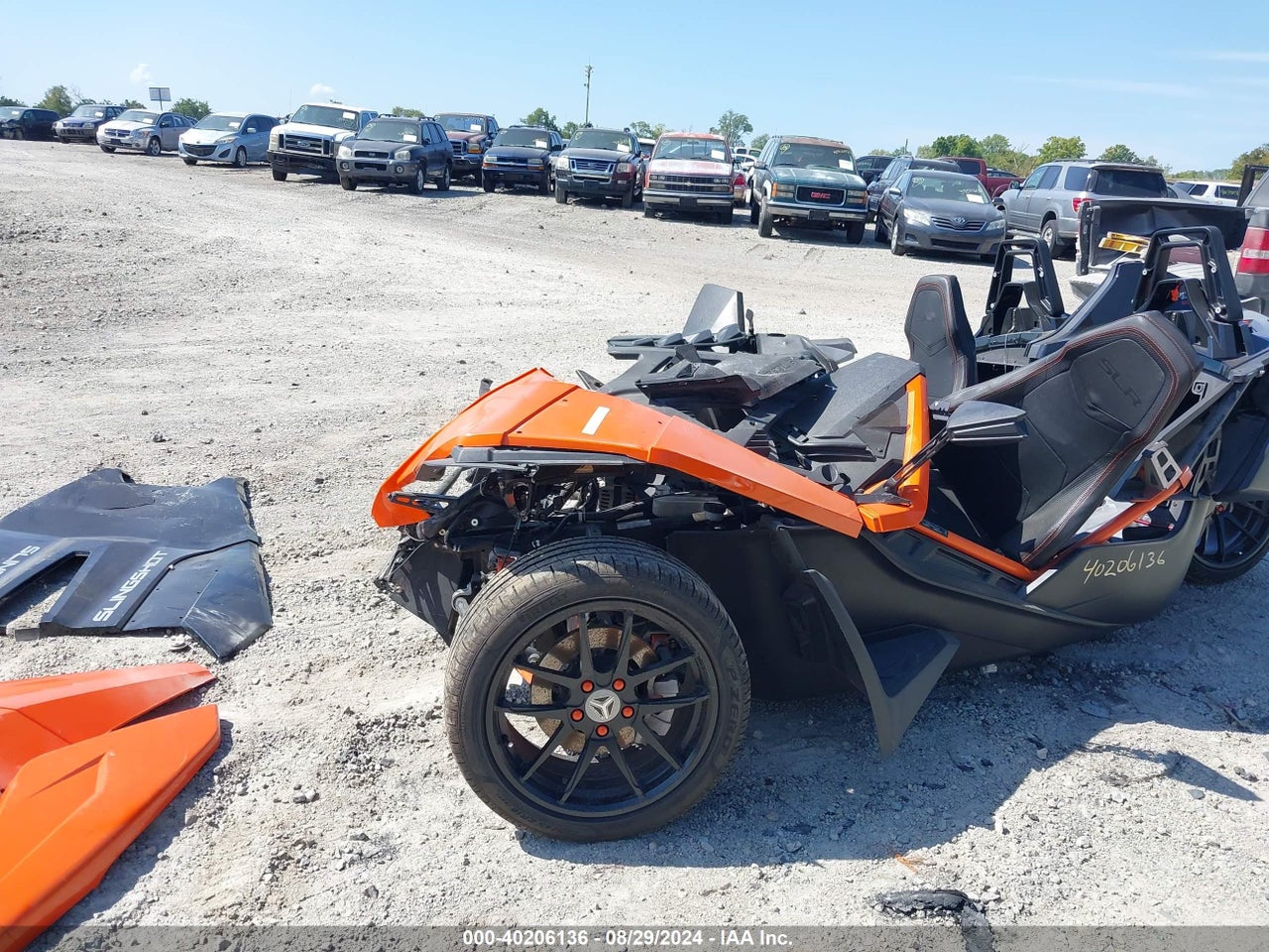 2017 POLARIS SLINGSHOT SLR · 2/10