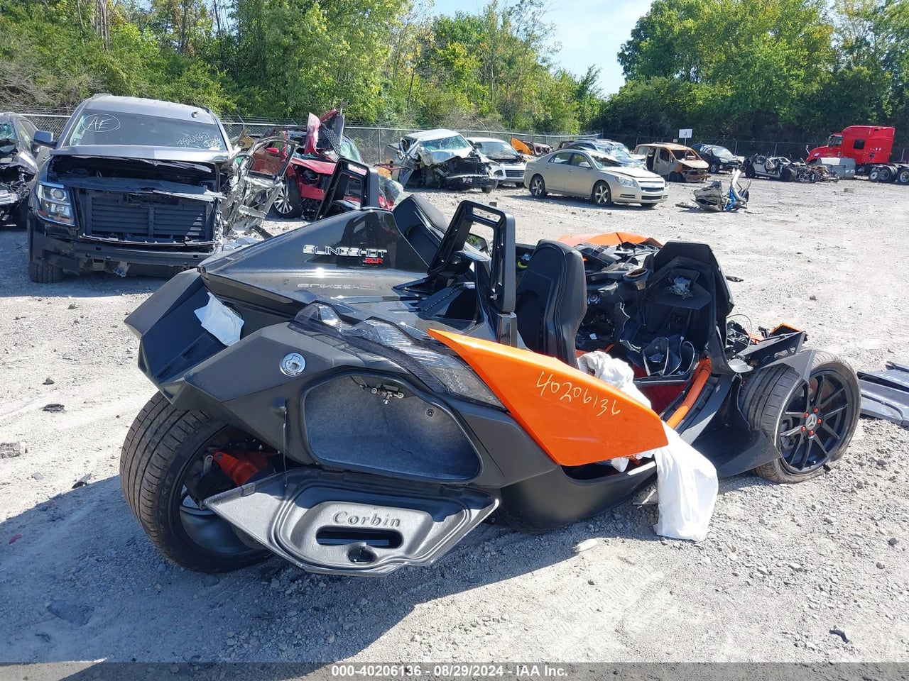 2017 POLARIS SLINGSHOT SLR · 4/10