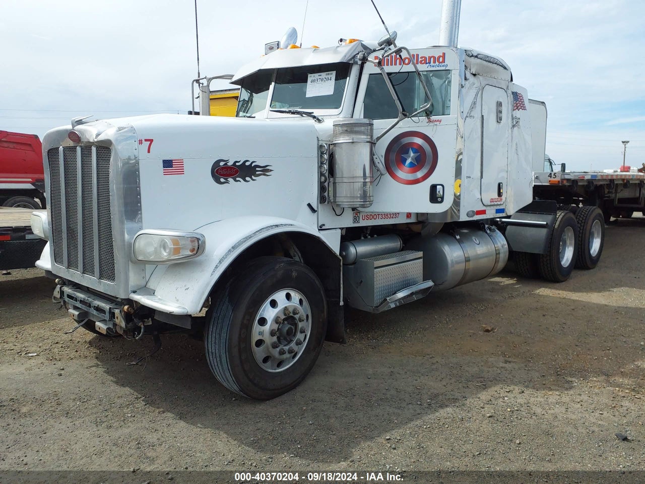 2011 PETERBILT 388 · 2/4