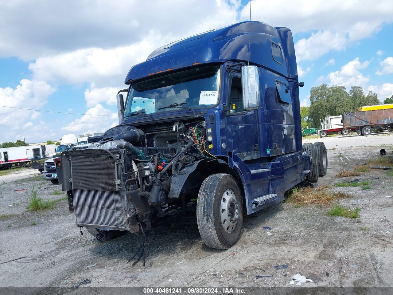 2007 VOLVO VN · 2/4