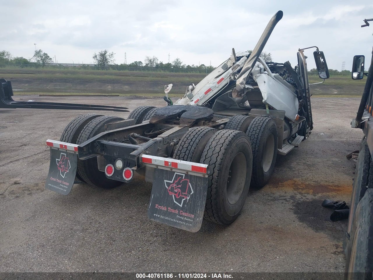 2012 FREIGHTLINER CONVENTIONAL COLUMBIA · 4/10
