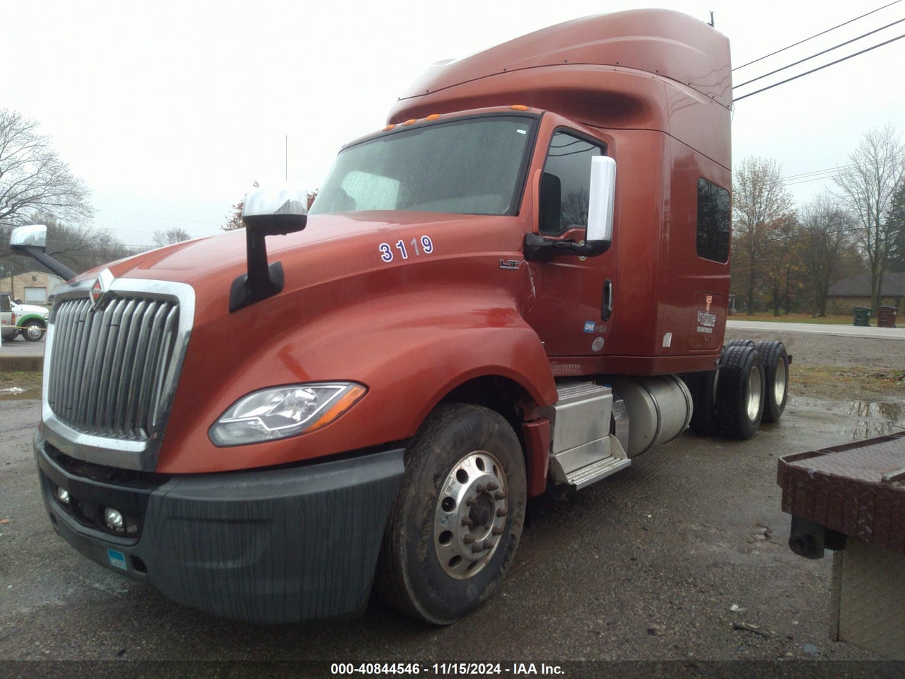 2018 INTERNATIONAL LT · 2/4