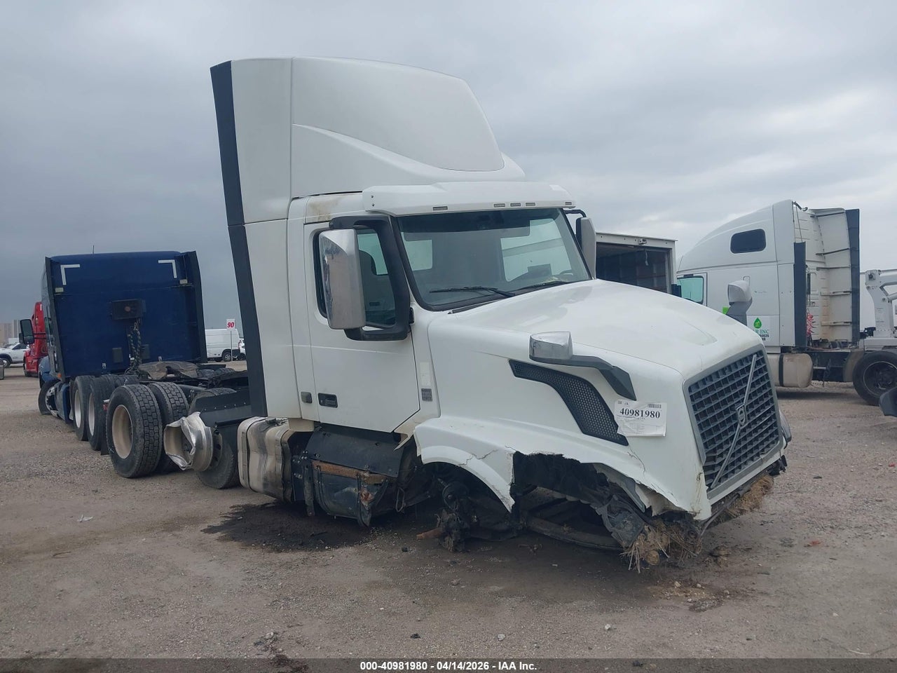 4V4NC9EG7JN****** · 2018 VOLVO VNL