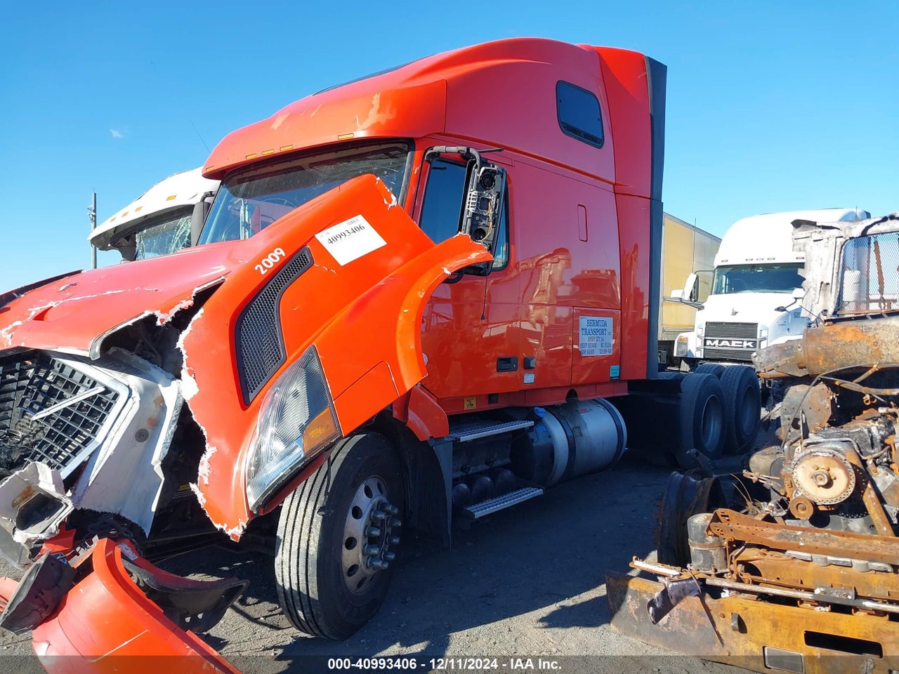 2015 VOLVO VN VNL · 2/4