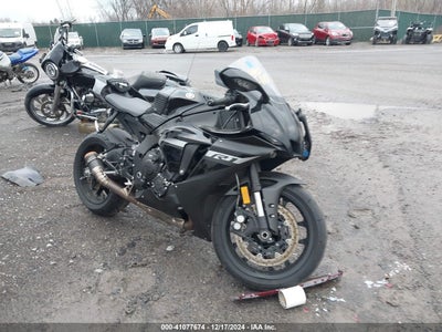 2024 YAMAHA YZFR1