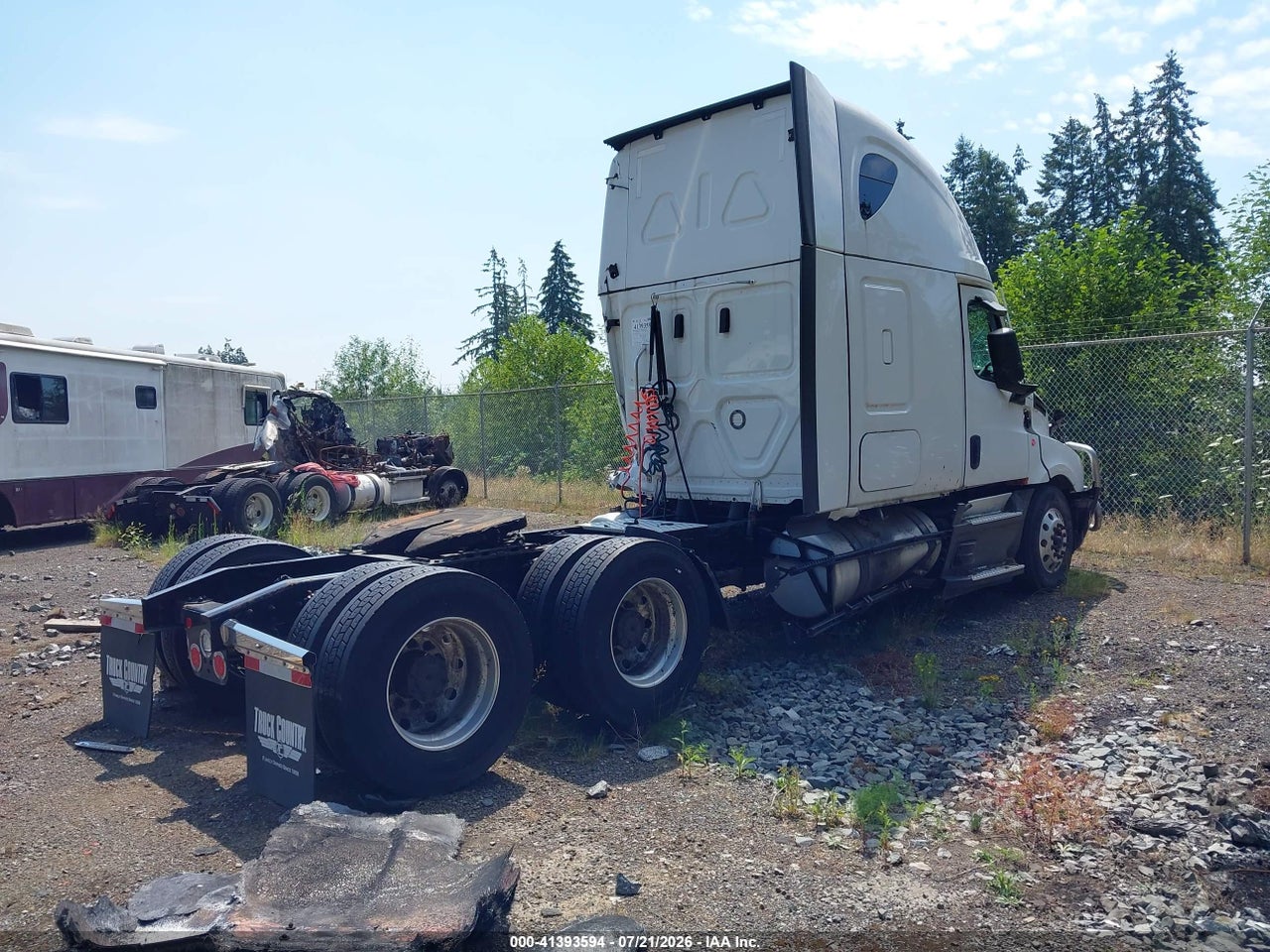 2022 FREIGHTLINER NEW CASCADIA 126 · 4/4
