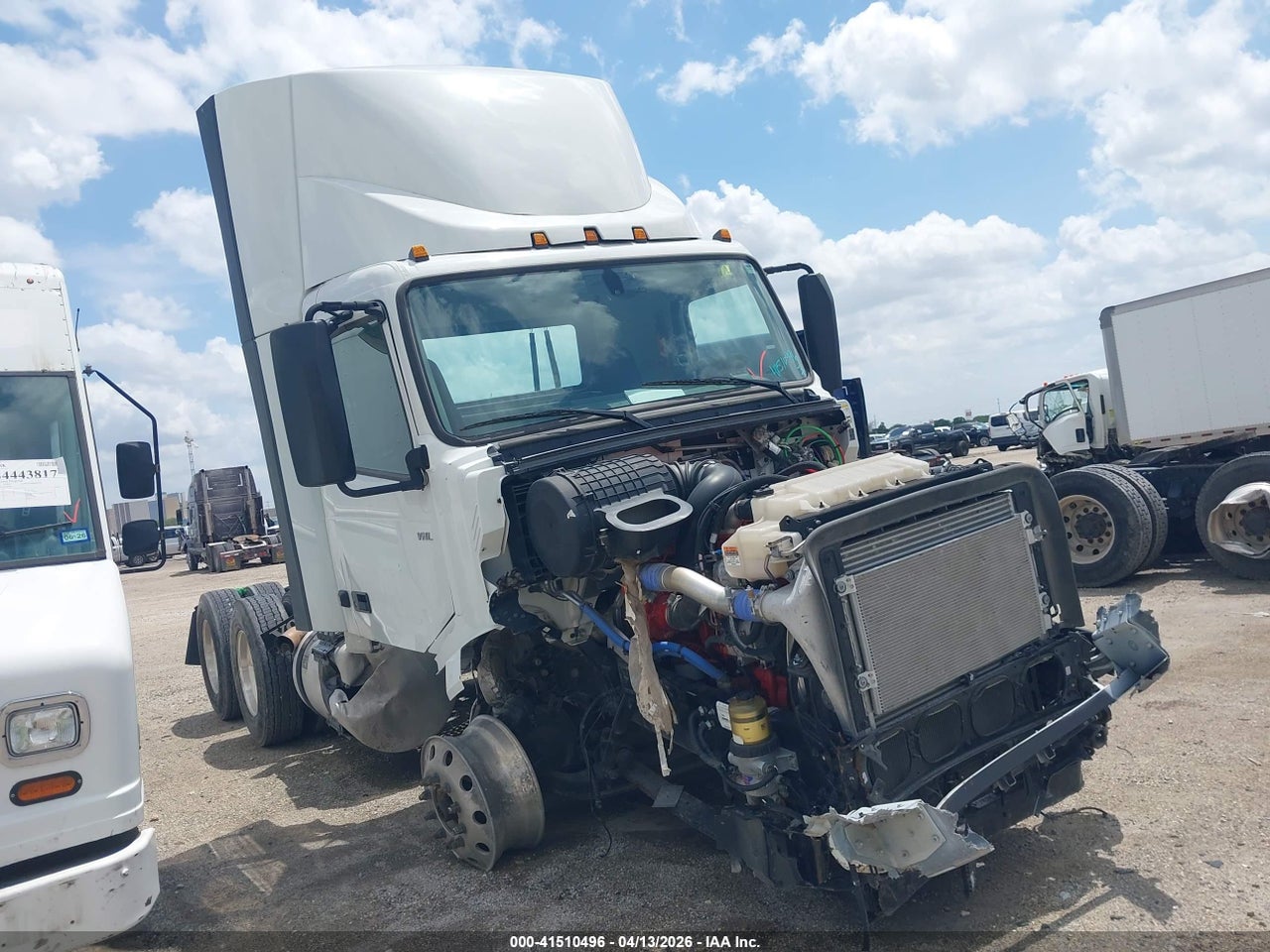 2024 VOLVO VNL