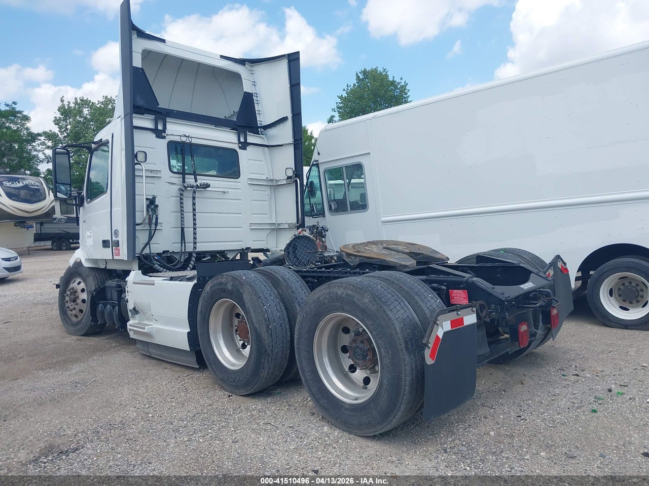 2024 VOLVO VNL · 3/4