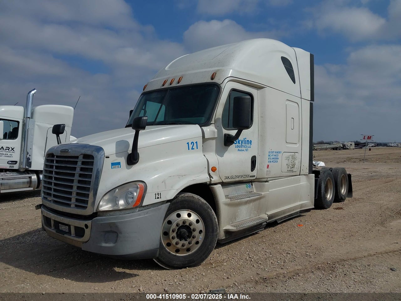2015 FREIGHTLINER CASCADIA 125 · 2/4