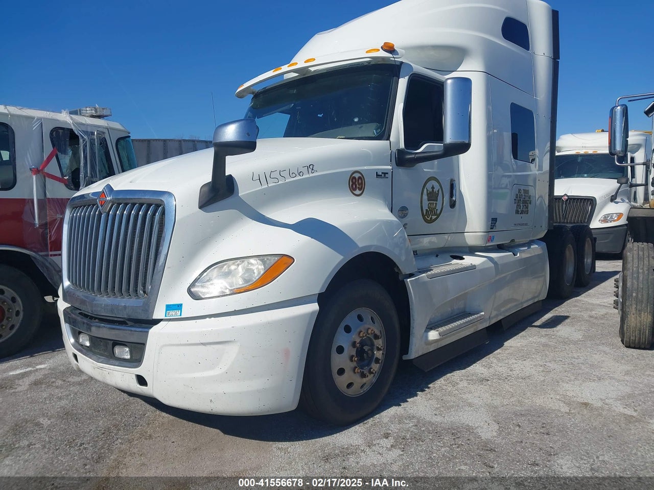 2020 INTERNATIONAL LT · 2/4