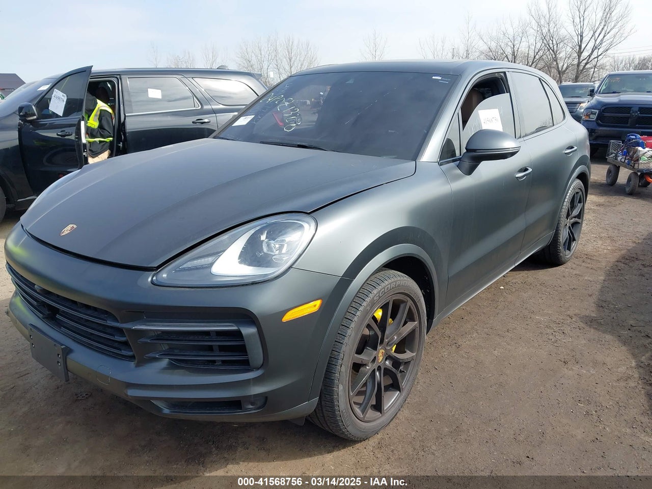 2019 PORSCHE CAYENNE · 2/11