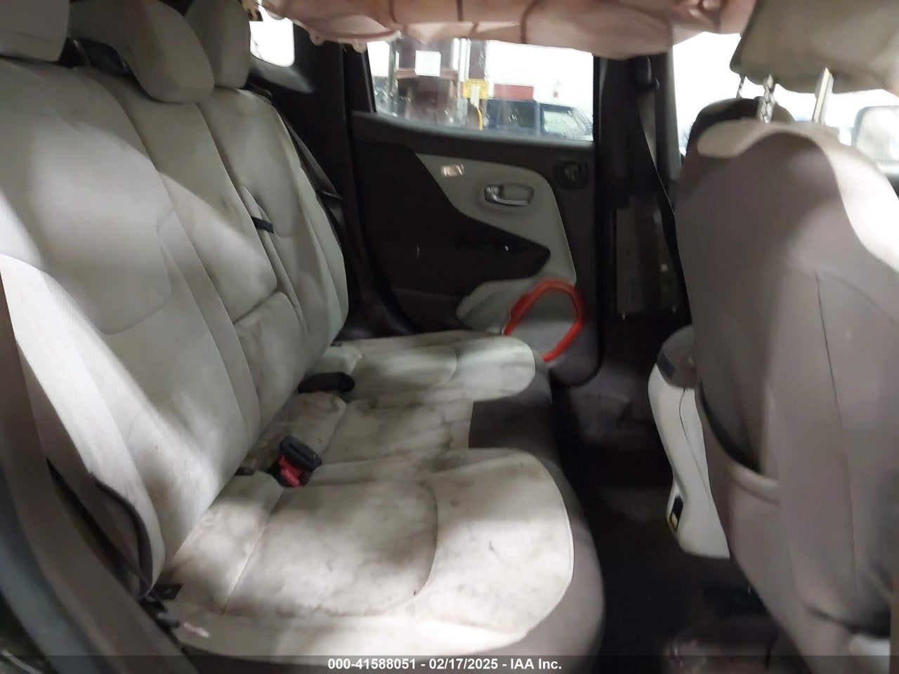 ZACCJBBT9FP****** · 2015 JEEP RENEGADE LATITUDE · 8/10