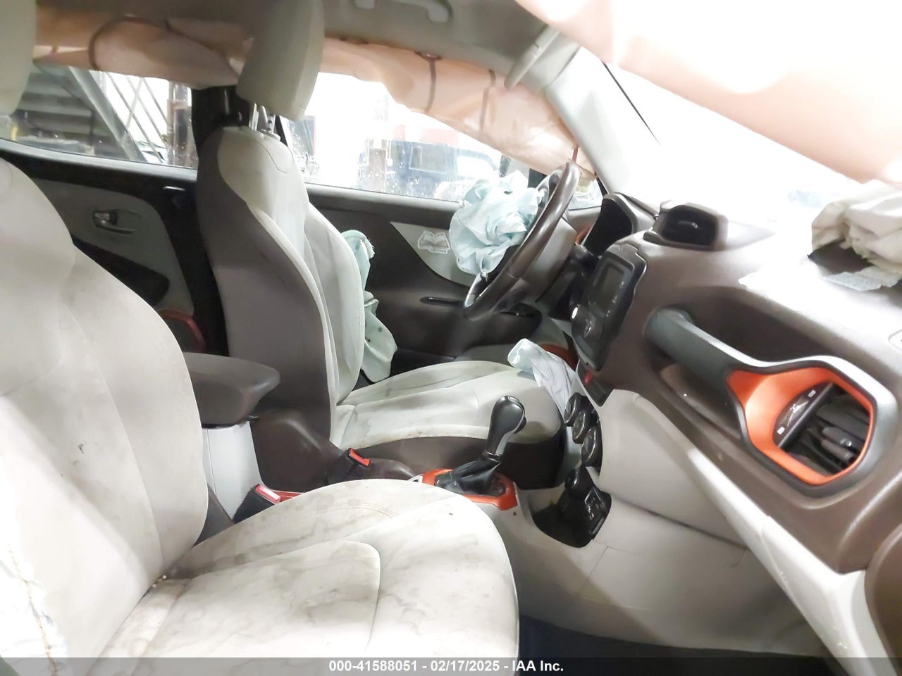 ZACCJBBT9FP****** · 2015 JEEP RENEGADE LATITUDE · 5/10