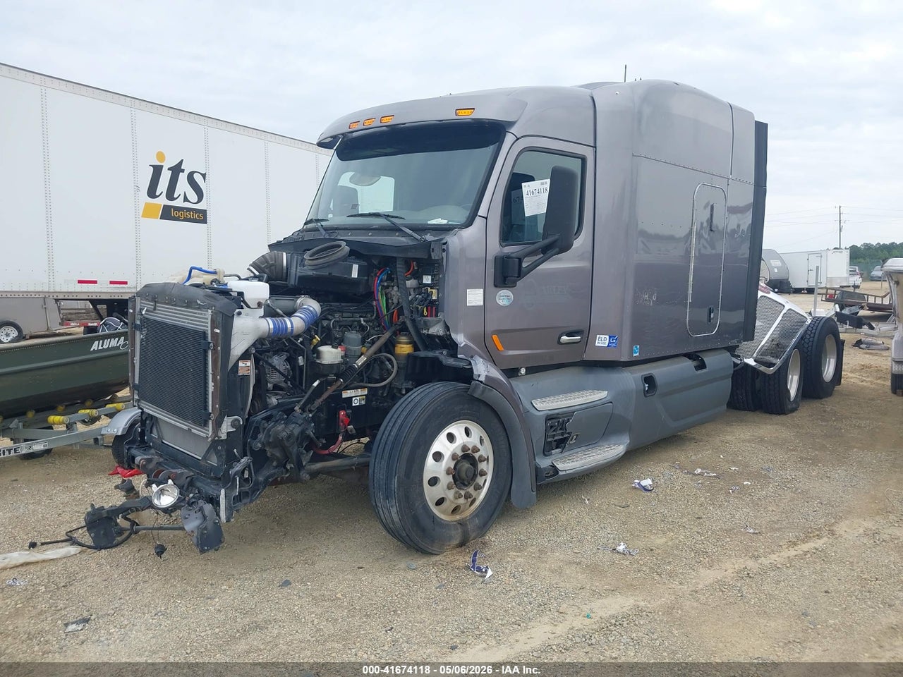 2016 PETERBILT 579 · 2/4