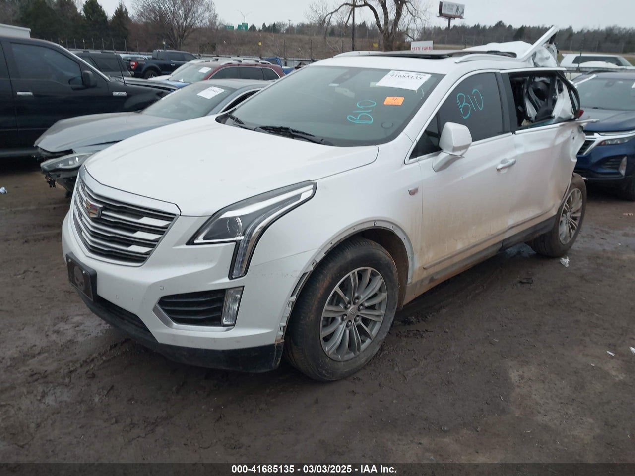 2017 CADILLAC XT5 LUXURY · 2/11