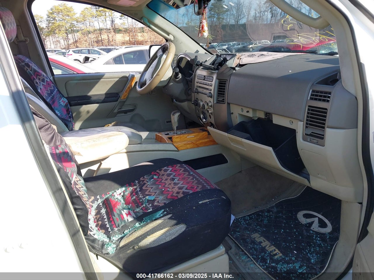 2005 INFINITI QX56 · 5/10
