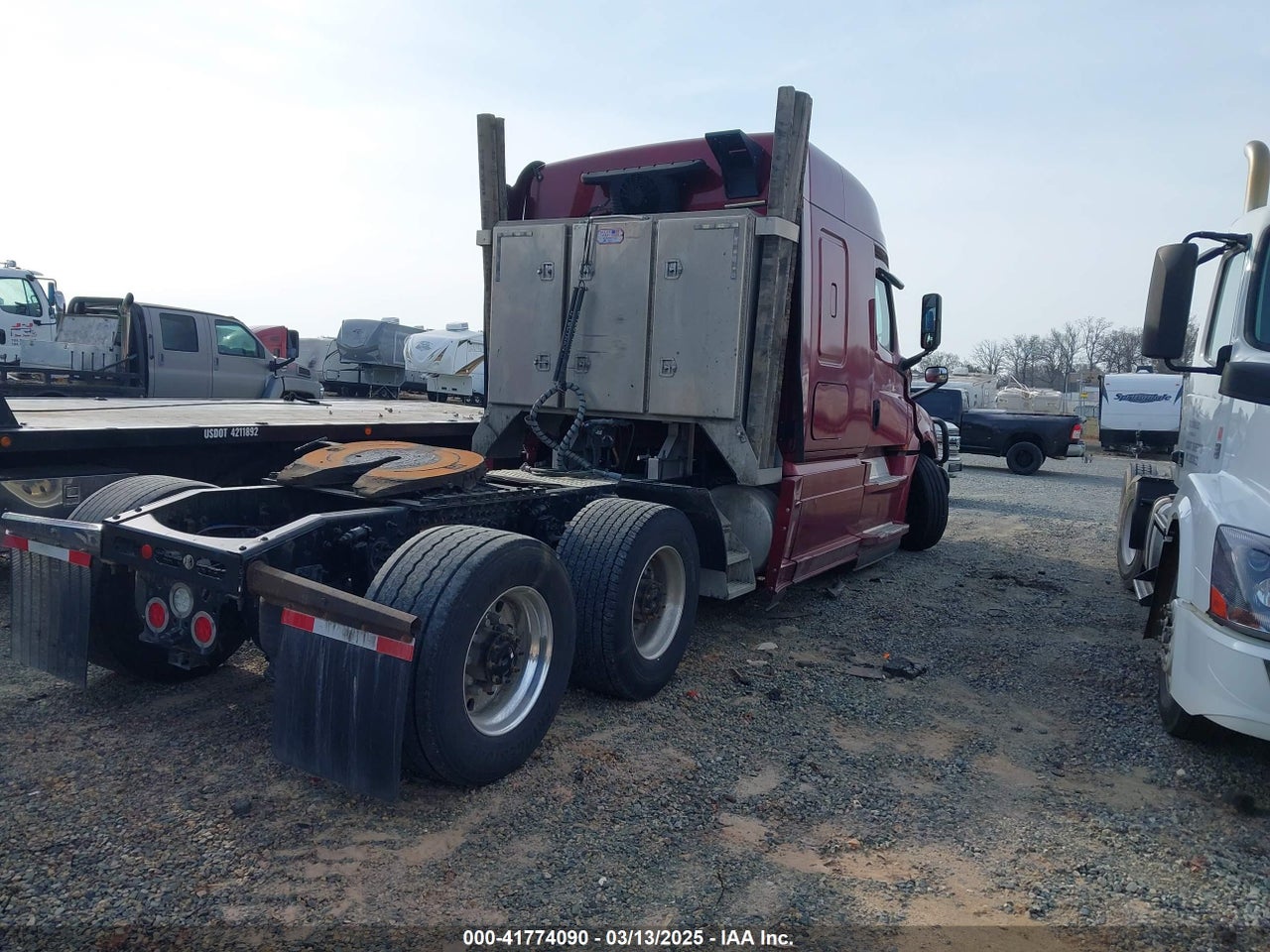 2020 FREIGHTLINER NEW CASCADIA 126 · 4/4