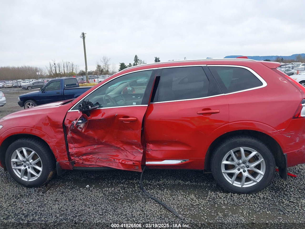 2023 VOLVO XC60 B5 ULTIMATE BRIGHT THEME · 6/11