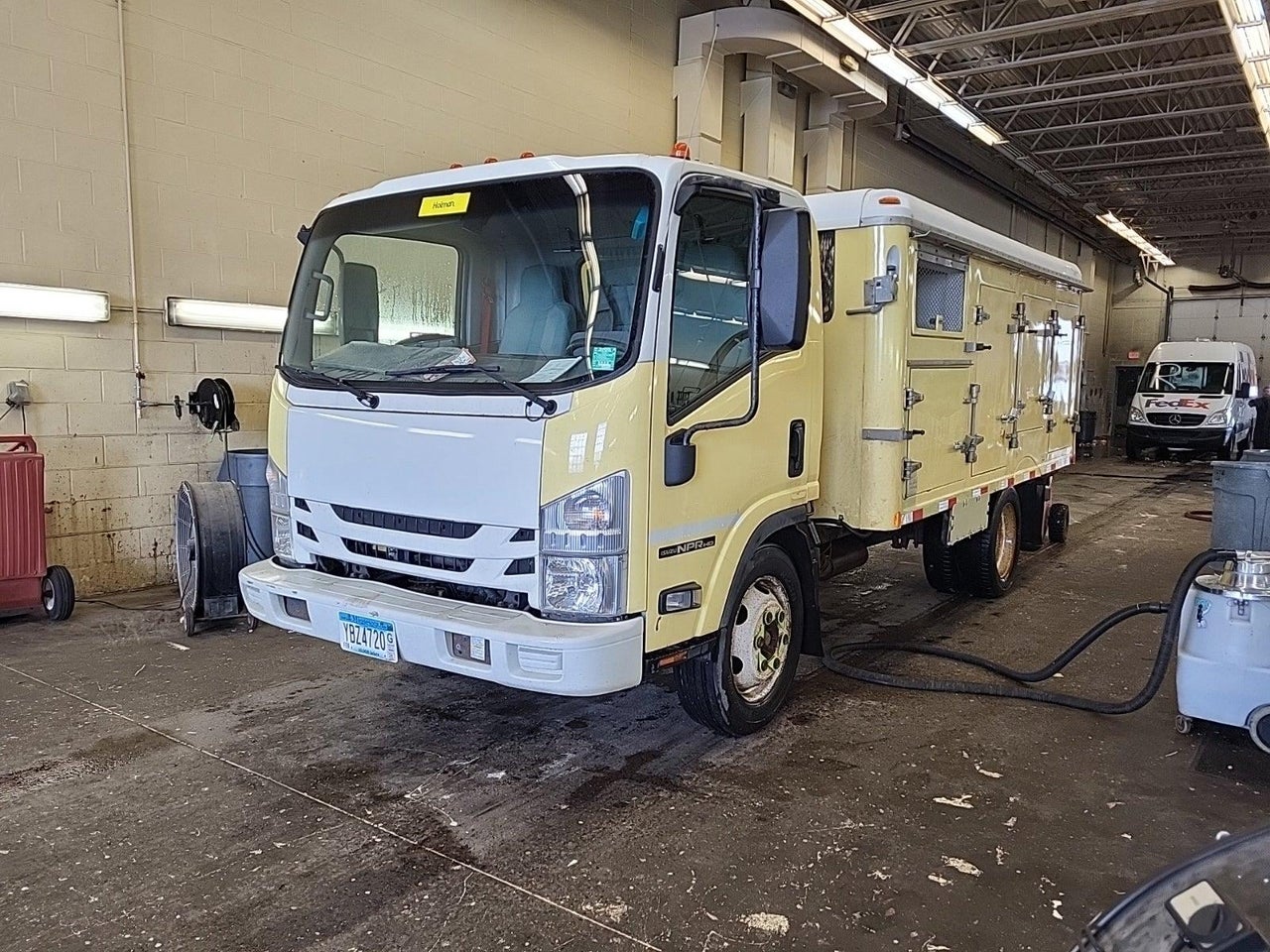 2017 ISUZU NPR HD GAS REG · 3/9