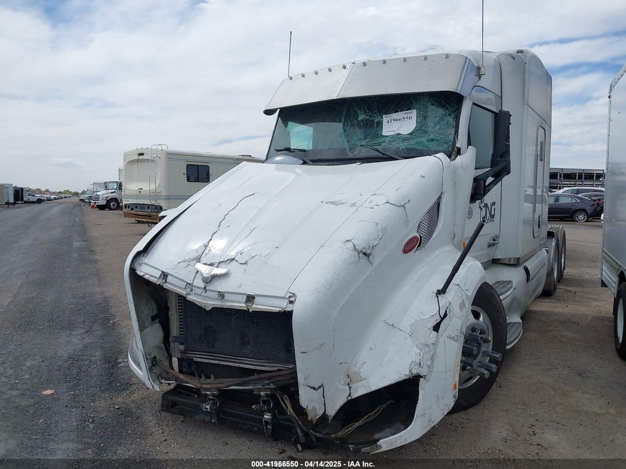 2015 PETERBILT 579 · 2/4