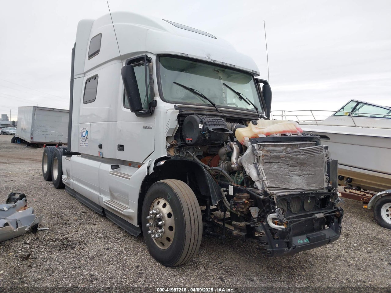 2025 VOLVO VNL