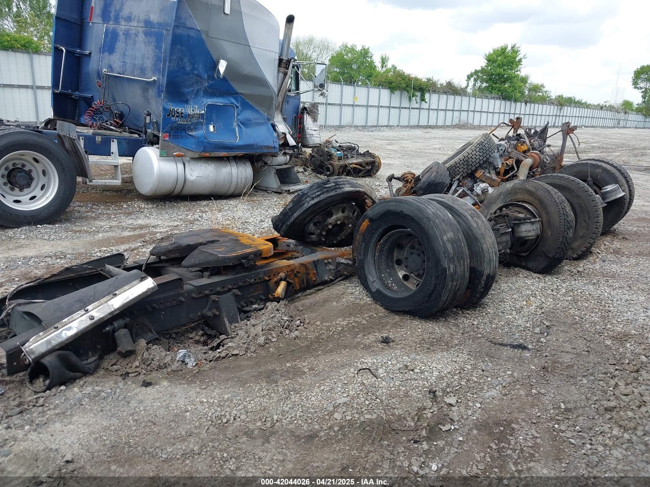 2007 FREIGHTLINER CONVENTIONAL COLUMBIA · 4/4