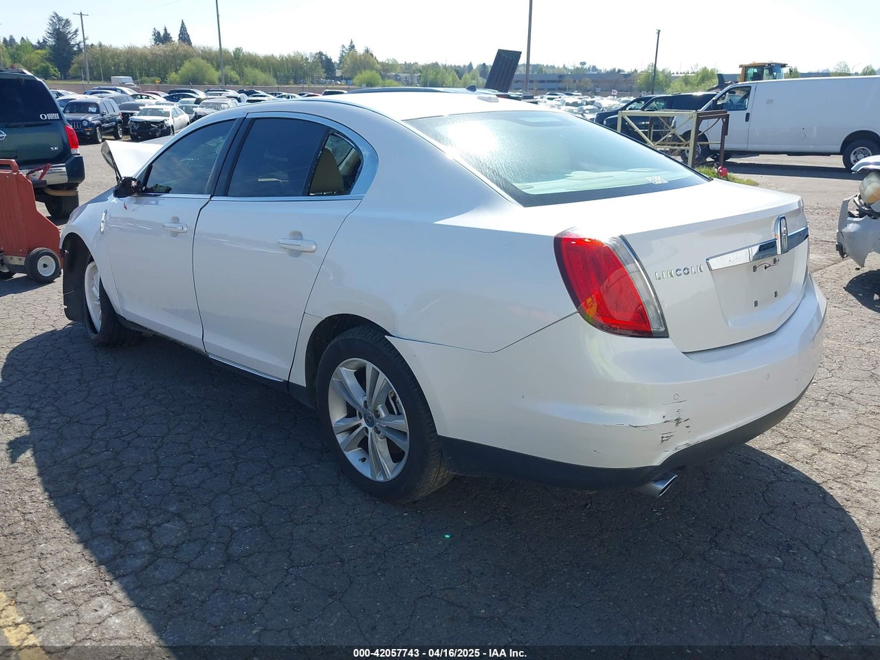 2010 LINCOLN MKS · 3/10