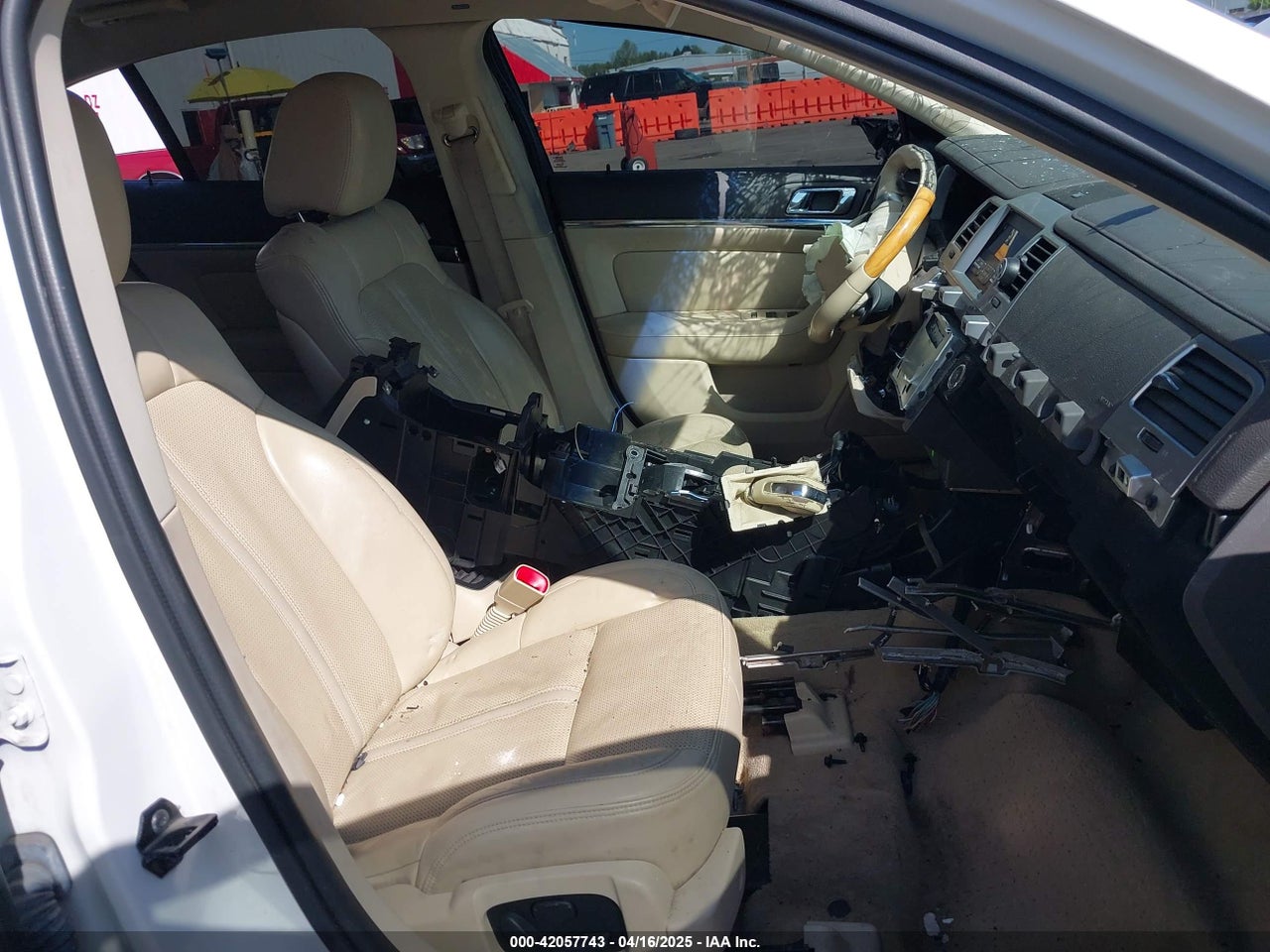 2010 LINCOLN MKS · 5/10