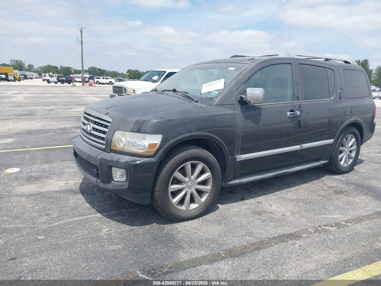 2010 INFINITI QX56   · 2/11