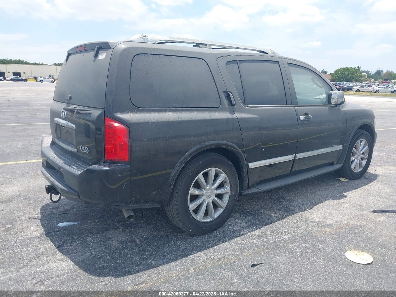 2010 INFINITI QX56   · 4/11